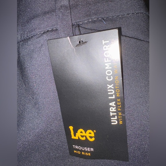Lee Women's Black Straight Leg Trousers -14 Short - Ultra Lux Comfort NWT - Picture 4 of 11
